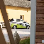 Apartman Hiskovec - Village