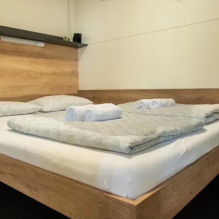 Hiskovec - Village Apartment *