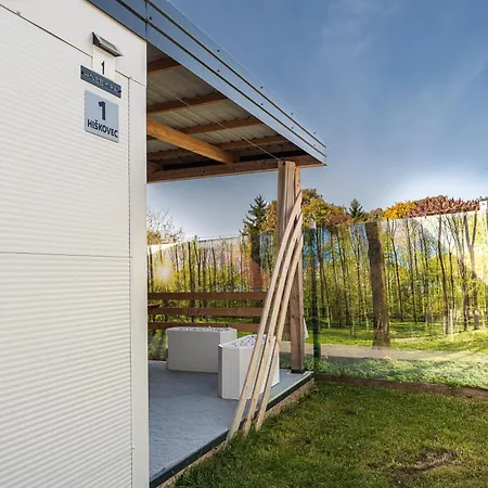 Daire Hiskovec - Village