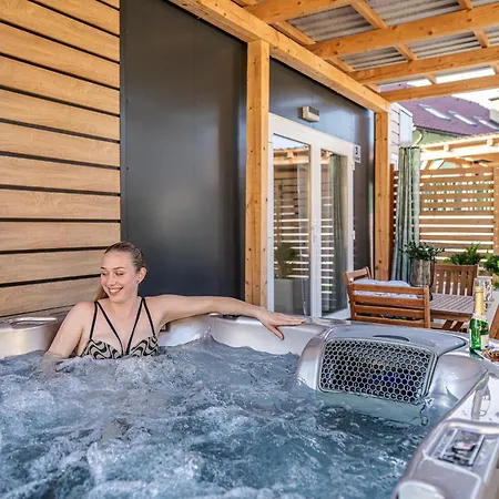 Hiskovec - Village *