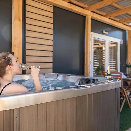 Hiskovec - Village *