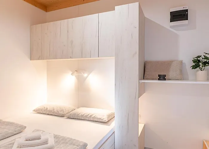 アパート Hiskovec - Village