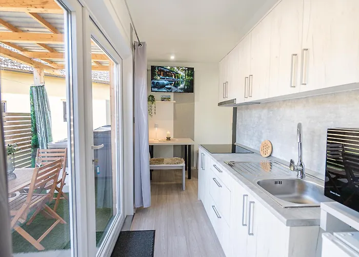 Hiskovec - Village *