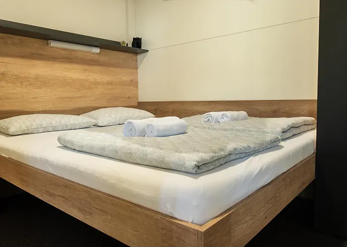 Hiskovec - Village アパート *